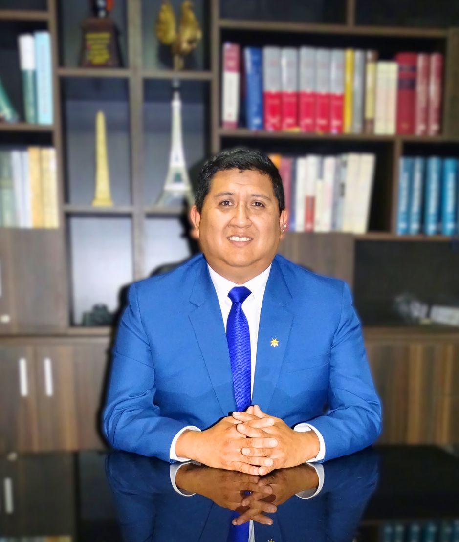 Abg. Nino Danilo Ángel Asinardo Guevara parte del estudio jurídico ubicado en arequipa